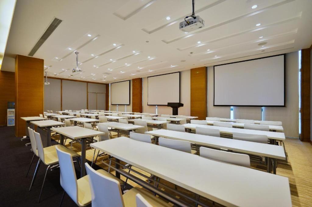 เจไอ โฮเต็ล เซี่ยงไฮ้ ซงเจียงสปอร์ตเซ็นเตอร์ Hotel Songjiang ภายนอก รูปภาพ